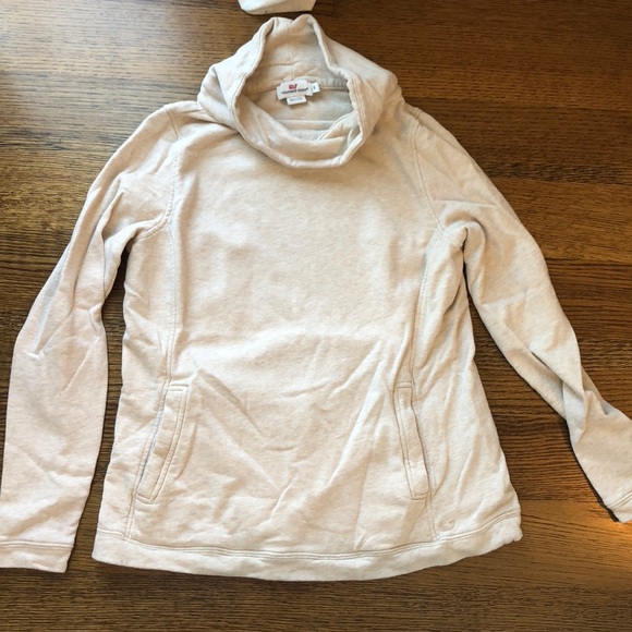 Vineyard Vines Sweaters - Vineyard vines sweatshirt